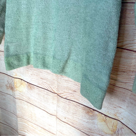 Barefoot Dreams Hooded V-Neck Pullover Top - Picture 3 of 5